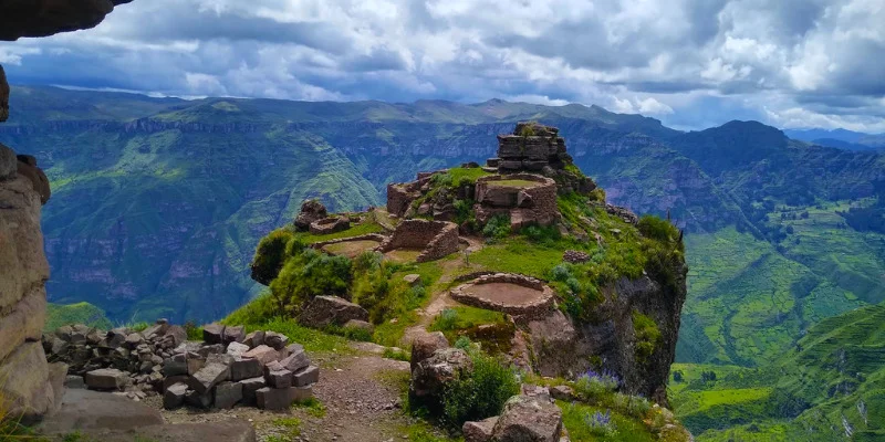 Trekking a Waqrapukara Full Day