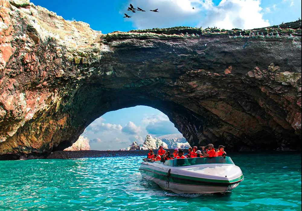 TOUR DE UN DÍA COMPLETO A PARACAS, ICA Y DESIERTO DE HUACACHINA