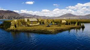 RECORRE EL LAGO TITICACA Y LAS ISLAS DE UROS Y TAQUILE
